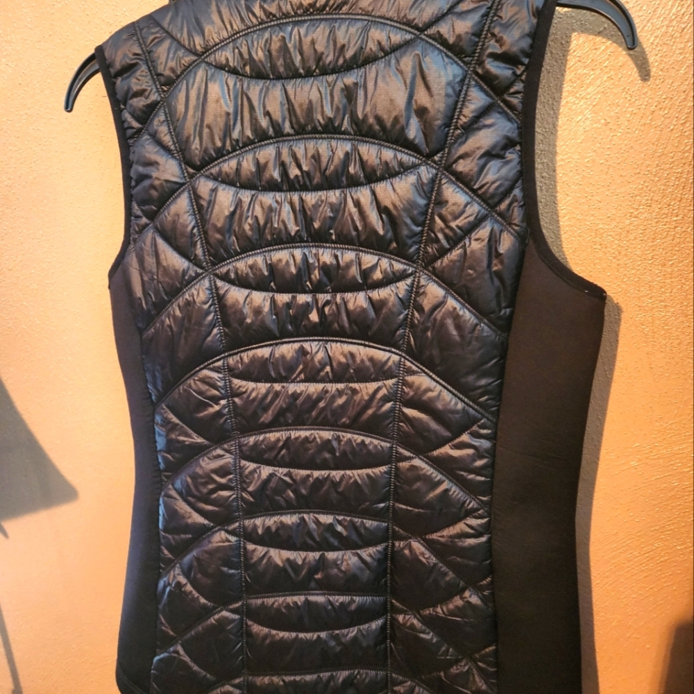 Michael Kors Black Quilted Women's Vest - Picture 4 of 4